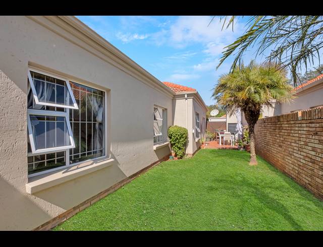 3 BEDROOM TOWNHOUSE FOR SALE IN LINDEN